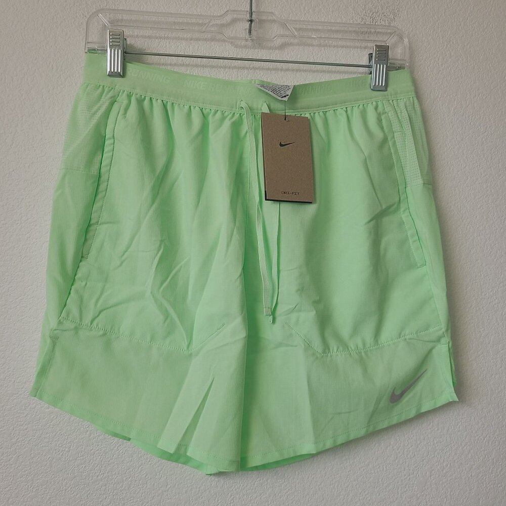 NIke Flex Stride 7" Running Shorts DM4761-376 Size L Green